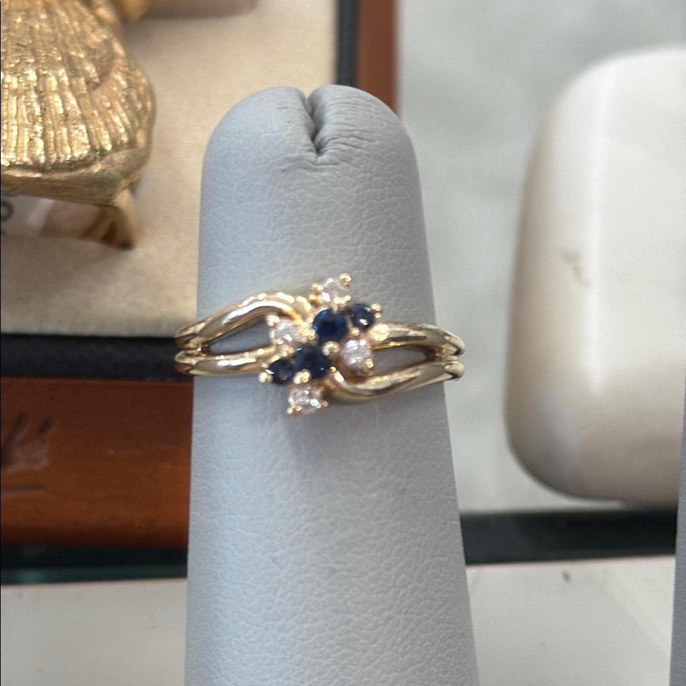 455497 14k yg Blue Spinel and diamond ring